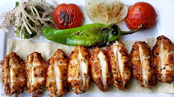T-rkische-Lebensmittel-wie-leckeres-Kebap-mit-Gem-se