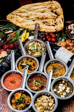 Indische-Lebensmittel-als-vielf-ltiges-Thali
